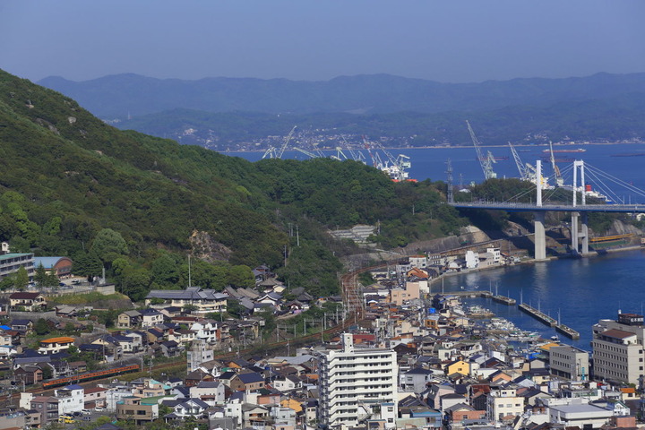尾道を往く湘南色