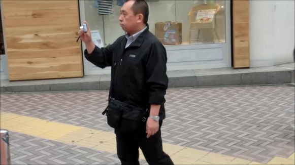 警官1