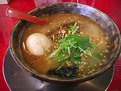 博多・らーめん(豚と節家)