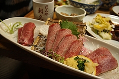 利休 牛タンの刺身