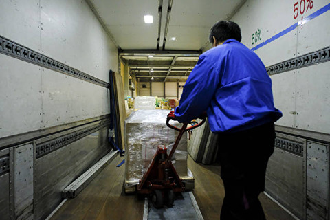 長距離トラック 誰が荷物を運ぶの201612230002