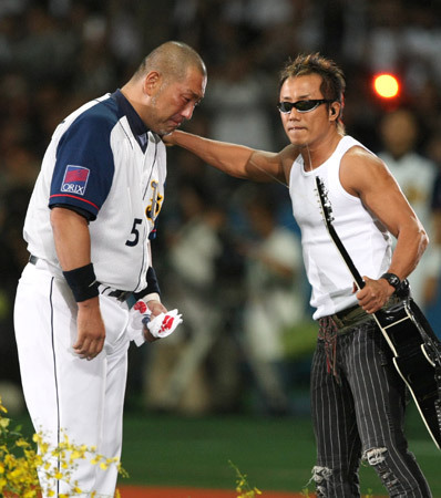 清原号泣!長渕剛が引退セレモニー