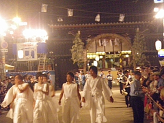 2010天神祭り25日 20:30大阪天満宮前