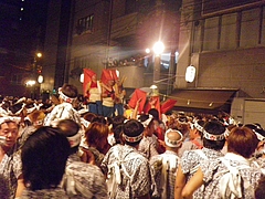 2010天神祭り25日 20:30大阪天満宮前宮入
