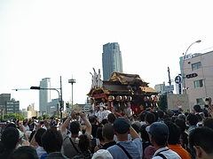 2010天神祭り25日 17:00陸渡行