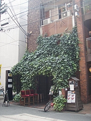 090526ザイオンや店前