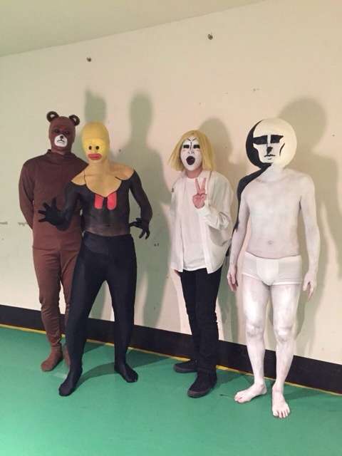 ゴールデンボンバー
