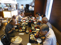 食事会を兼ねた例会