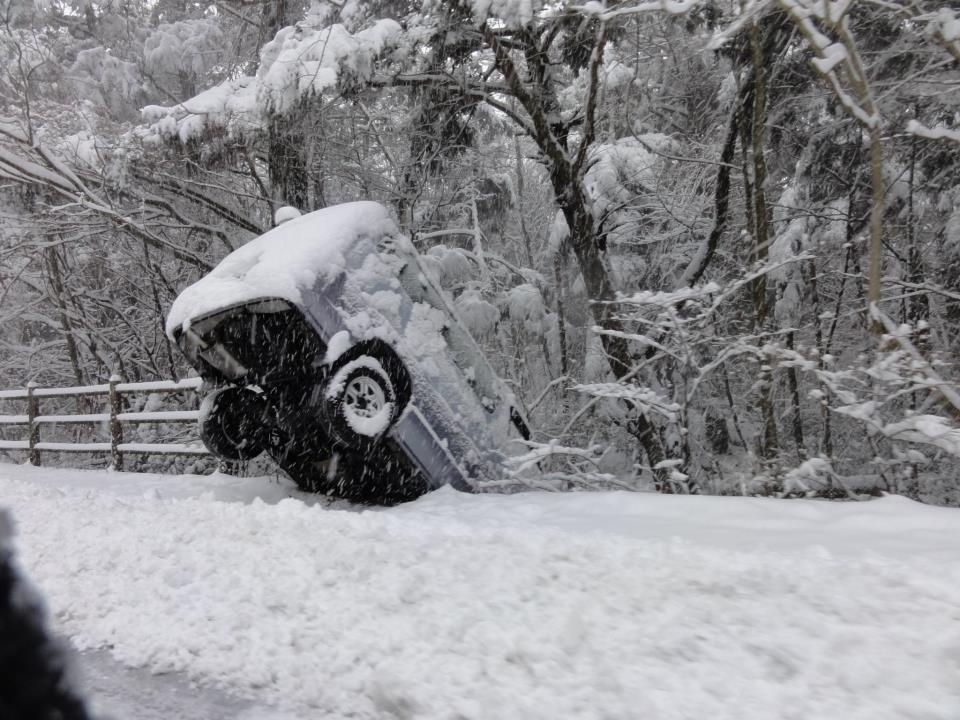 こんなやんちゃな車もいました ...