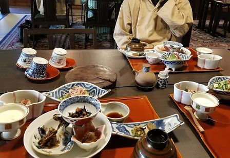 朝食