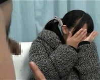 【マジックミラー号】激カワ美少女の看護学生が早漏男子のセンズリ鑑賞から手コキをしてもらい騎乗位パコ筆おろしww MM号