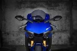 2019-Yamaha-YZF1000R1-EU-Yamaha_Blue-Detail-006