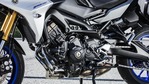 2018-Yamaha-MT09TRGT-EU-Midnight-Black-Detail-009