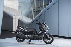 2019-Yamaha-XMAX300ASP-EU-Sword_Grey-Static-008