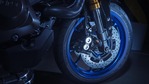 2018-Yamaha-MT09SP-EU-Silver-Blu-Carbon-Detail-016