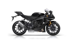 2018-Yamaha-YZF-R1-EU-Tech-Black-Studio-002