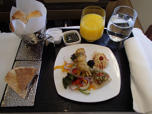 ビジネスクラス機内食 エティハド航空 ナイロビ アブダビ Turaco 旅と日常を綴る