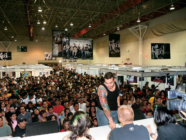 lrap_0809_14_z+tattoo_expo_monterrey_mexico+stage