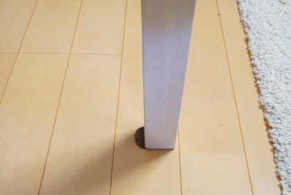 テーブルの足 (1)