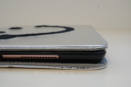 iPadiPad スマイルケース32