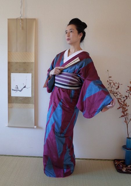 赤紫　青　市松　唐草　銘仙　袷着物 アンティーク着物 銘仙 赤紫の花 - からん::アンティーク着物