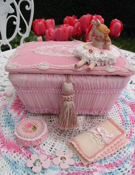 グーグリーちゃん と ピンクのお裁縫箱 : ゆめゆめ人形館