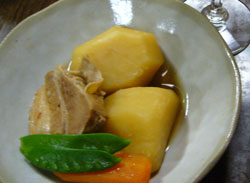 豚の角煮 新じゃが添え