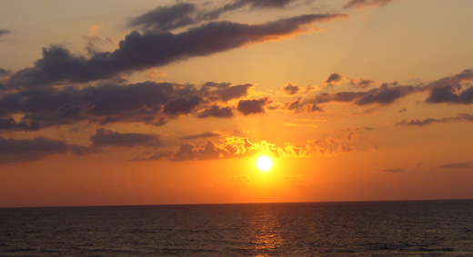 日本海に沈む夕日