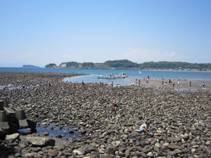 大潮の材木座海岸