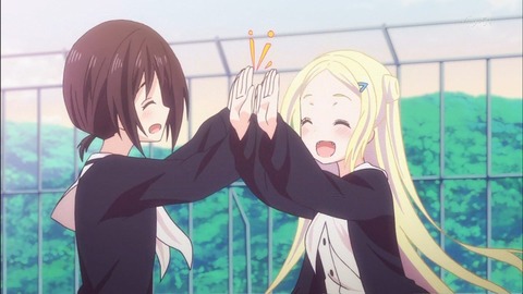 925