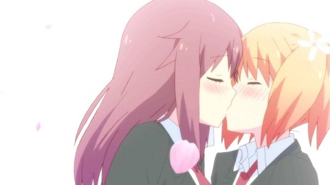 423