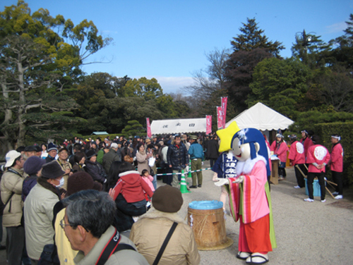 岡山県新庄村のキャラ「ひめっ子」が餅つきイベント&テレビ・ラジオに