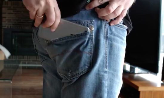「iPhone6 Plus」をポケットにに関連した画像-01