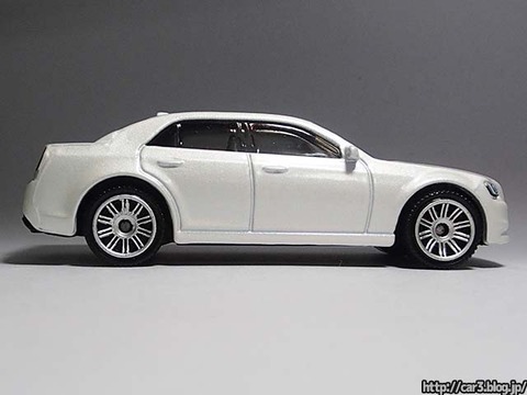 マッチボックス・クライスラー300C_08