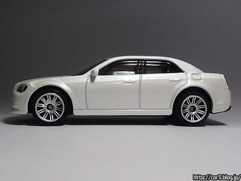 マッチボックス・クライスラー300C_09