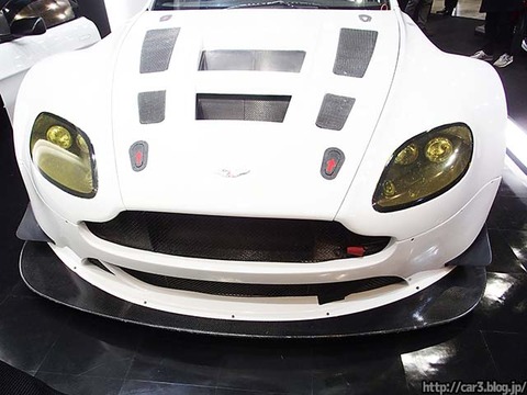 ASTON_MARTIN_V12_VANTAGE_GT3_02