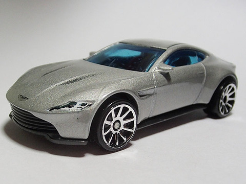 hotwheels_ASTON_MARTIN_DB10_01