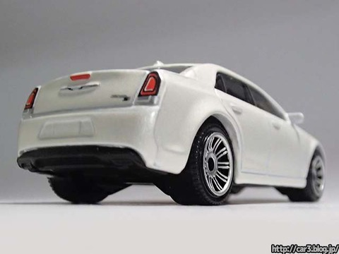 マッチボックス・クライスラー300C_05
