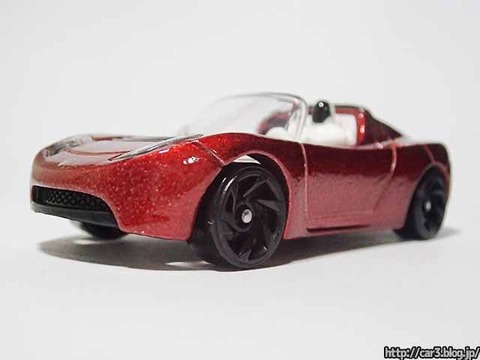 Hotwheels_TESRA_ROADSTER_WITH_STARMAN_04