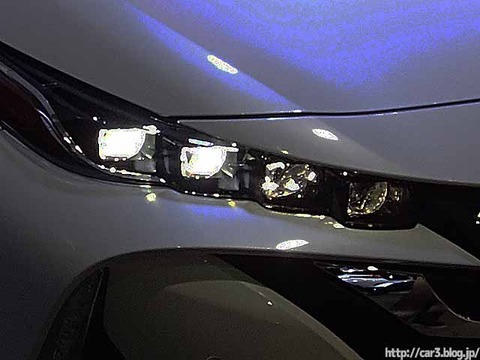 車検でヘッドライトの光軸調整_01