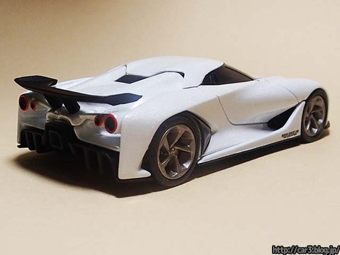 TOMICA_LIMITED_NISSAN_CONCEPT_2020_Vision_Gran_Turismo_02