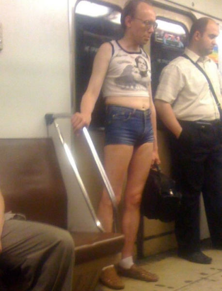 public_transport_is_not_for_the_fainthearted_640_36