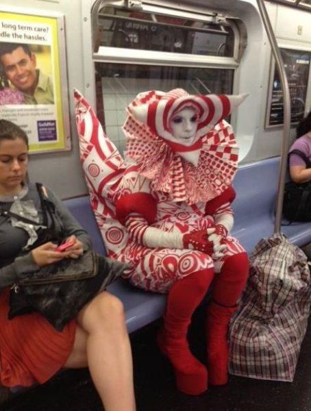 public_transport_is_not_for_the_fainthearted_640_22