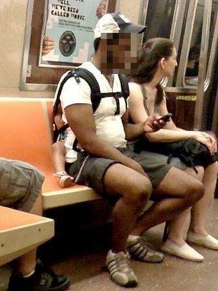 public_transport_is_not_for_the_fainthearted_640_19