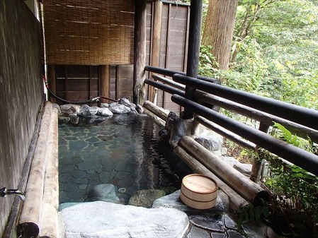 10貸切露天うけづの湯