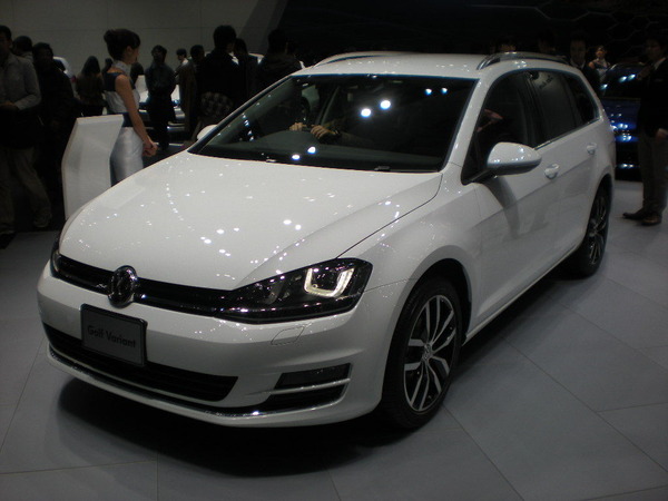 VW_GOLFⅦ_VARIANT_5G_01