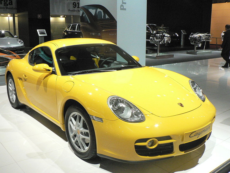 1024px-PorscheCayman