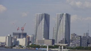 625