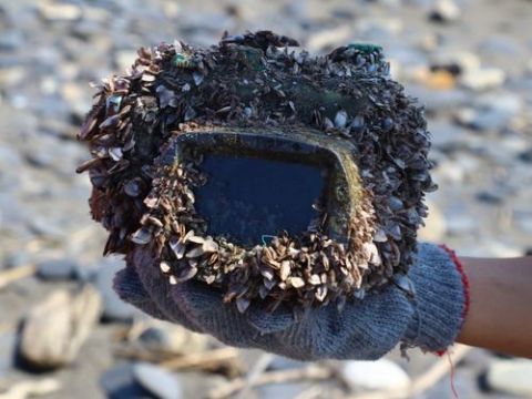海外「やっぱ日本製って凄いんだな…」3年かけ台湾に漂着した奇跡のカメラが話題に