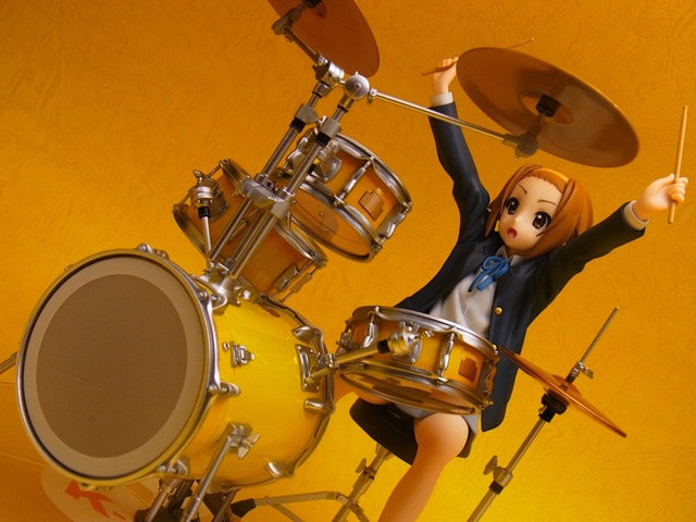 64124 アルター&プライズ製ドラム けいおん! 1/7 田井中 律 現状品